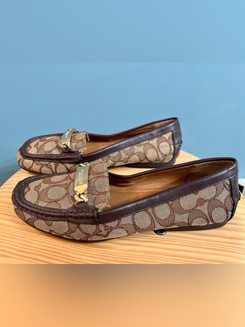 Coach Olive Signature Canvas Driving Loafers Gold Bit Size 8.5B